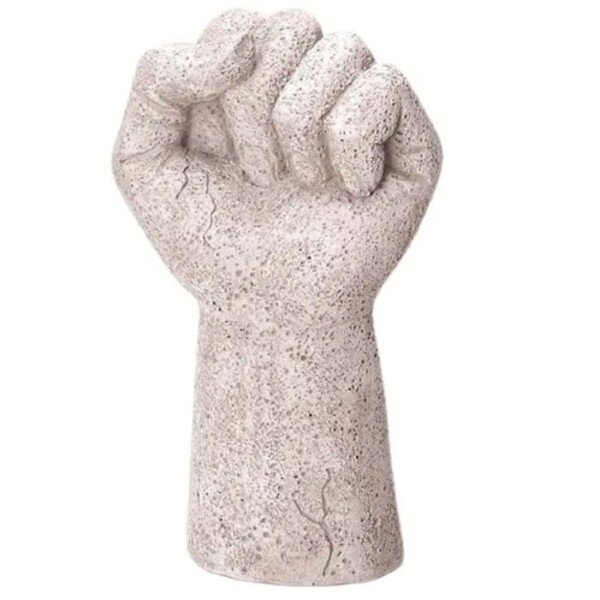 ESCULTURA MÃO CIMENTO