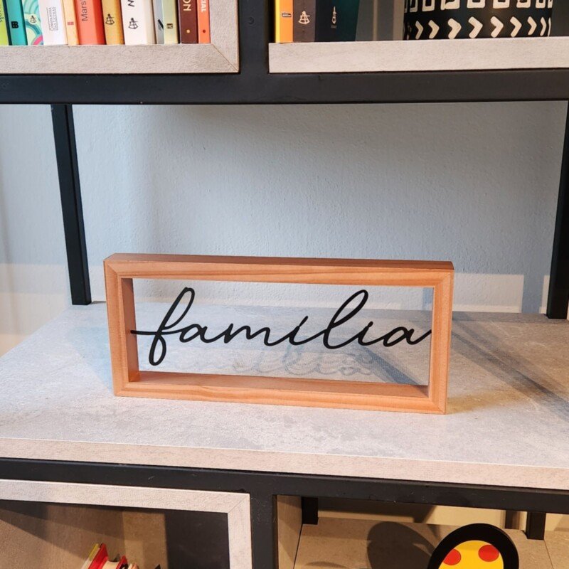 ESCULTURA COM MOLDURA FAMÍLIA - Imagem 2